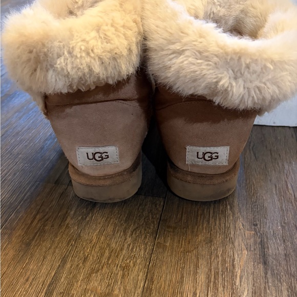 UGG Milla Suede Mini Boots Size 7 - Picture 2 of 6